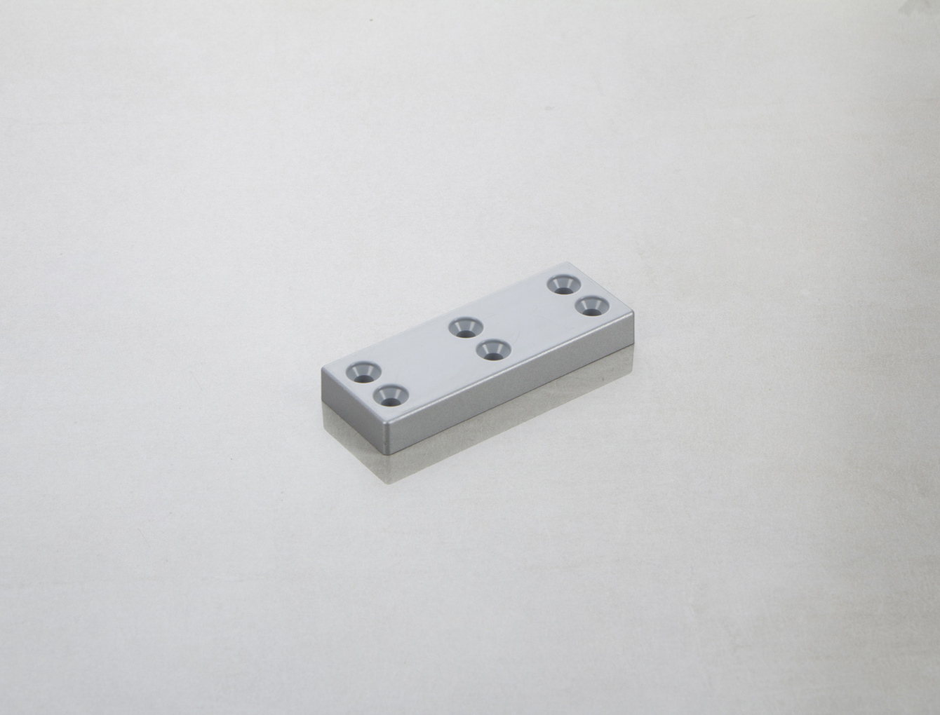 Мебельная ножка Poliplast НП-2 пластиковая серебристая h=10 мм