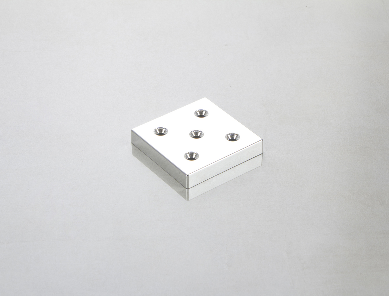 Мебельная ножка Poliplast НП-7 пластиковая в цвете хром h=10 мм