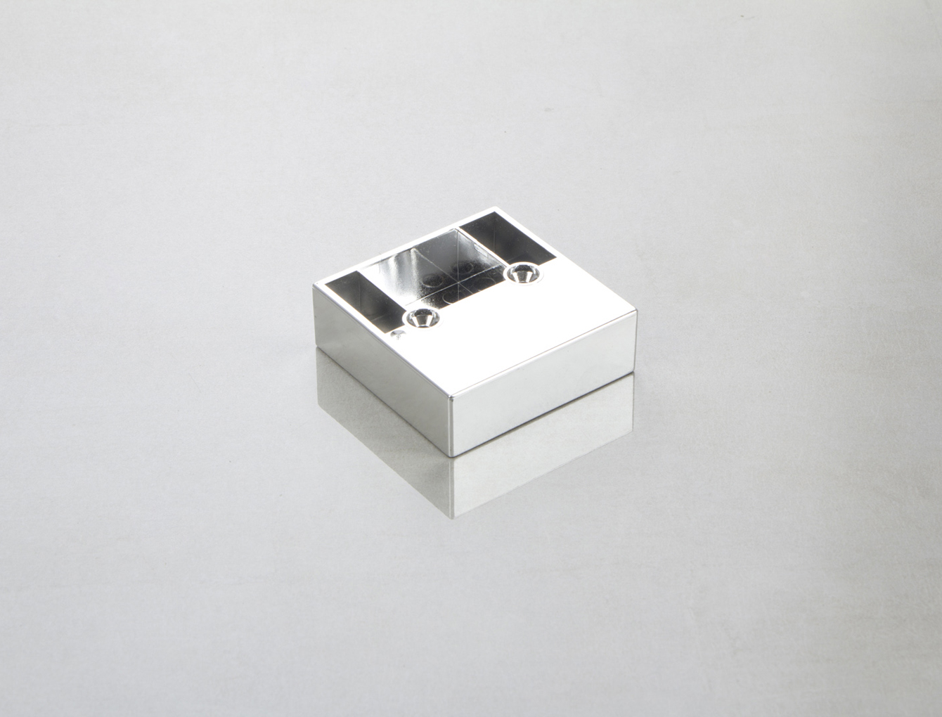 Мебельная ножка Poliplast НП-5 пластиковая в цвете хром h=20 мм