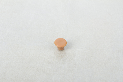 Декоративна заглушка Italiana Ferramenta для маскування отворів d=5 світло-коричнева, 100шт