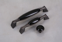 Меблеві ручки Falso Stile колекції Porcellana