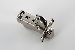 Завіса Hettich Sensys 8657i напівнакладна з дотягувачем, кут відкривання 165 градусів нікель (9099550)