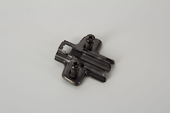 Хрестоподібна монтажна планка Hettich 8099 під прикручування, h=3 мм з попередньо встановленими єврогвинтами чорна (9091801)