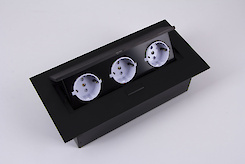 Вбудована розетка GTV горизонтальна на 3 вилки чорна ( вбудований подовжувач )