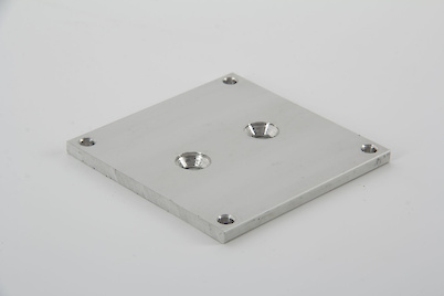 Підп'ятник до труби прямокутної 45x45x1.5 на 2 отвори алюміній