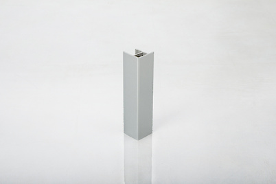 Куточок зовнішній 90° Scilm до пластикового цоколю H=100 під алюміній гладкий