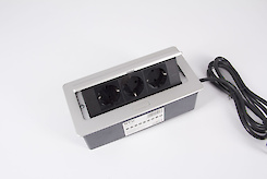 Вбудована розетка горизонтальна на 3 вилки