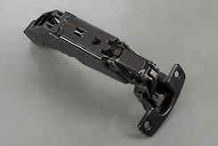 Завіса Hettich Sensys 8657i напівнакладна з дотягувачем, кут відкривання 165 градусів чорна (9091768)