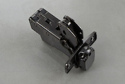 Завіса Hettich Sensys 8657i напівнакладна з дотягувачем, кут відкривання 165 градусів чорна (9091768)