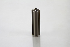 Куточок універсальний U90 для алюмінієвого цоколя H=100мм, коньяк