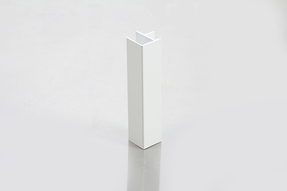 Уголок универсальный U90 для алюминиевого цоколя H=100мм, белый (покраска RAL 9010)