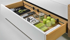 Кріпленя для перегородок OrgaClip для встановлення в профіль Hettich OrgaStripe чорний