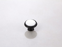 Мебельная ручка-кнопка Giusti РГ 621 P77.00.00.N4G черный матовый с белой керамикой 