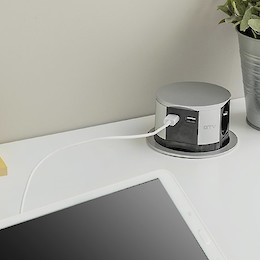 Встраиваемая розетка GTV COMFORT вертикальная на 3 вилки, 2USB