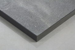 Компакт-плита Egger F121 ST87 Камінь Метал антрацит 13мм з чорним внутрішнім наповненням