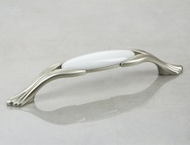 Меблева ручка Giusti РГ 632 M94.00.00.R3G срібло Ноттінгем з керамікою