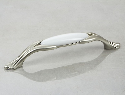 Меблева ручка Giusti РГ 632 M94.00.00.R3G срібло Ноттінгем з керамікою