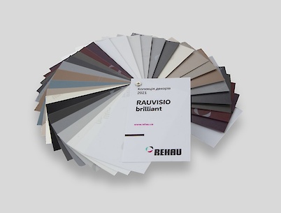 Рекламный веер коллекции REHAU RAUVISIO Brilliant 2021