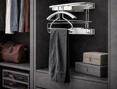 Висувні вішалки