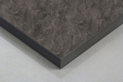 Egger Камінь Метал антрацит із чорним внутрішнім наповненням, товщина 12мм