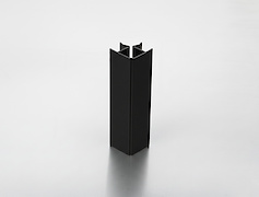 Куточок регулюємий Scilm для пластикового цоколя H=100 мм чорний