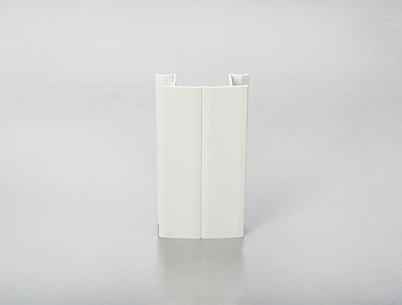 Уголок регулируемый Scilm для пластикового цоколя H=100 мм белый