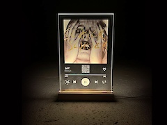 Музыкальный постер – фото А4 на стекле  и деревянной подставкой