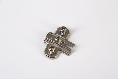 Монтажная планка крестообразная h=1,5 для мебельной петли Slide-on Hettich с предустановленными евровинтами