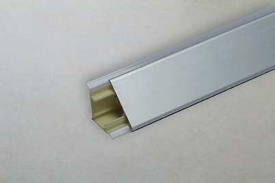 Отбортовка алюмінієва трикутна Scilm H=30мм L=4000мм