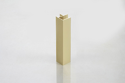 Куточок універсальний U90 для алюмінієвого цоколя H=100мм, золото поліроване