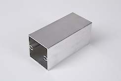 Труба квадратная алюминиевая 45x45x1.5мм с приливом L= 5050 мм без анодирования