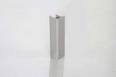 Куточок зовнішній 90° Scilm до пластикового цоколю H=100 під алюміній