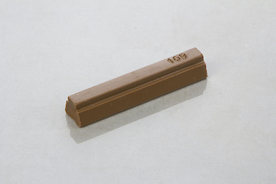 Меблевий віск м'який Heinrich König Ко 140 довжина 8 см, колір 109