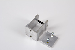 Кріплення з'єднувальне М45 до алюмінієвої квадратної труби 45х45 для меблевих конструкцій