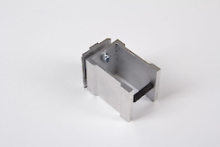 Кріплення з'єднувальне М45 до алюмінієвої квадратної труби 45х45 для меблевих конструкцій