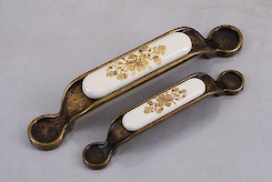 Меблеві ручки Falso Stile колекції Porcellana