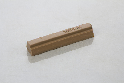 Меблевий віск м'який Heinrich König Ко 140 довжина 8 см, колір 1036 98