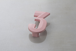 Мебельная ручка Poliplast в виде цифры 