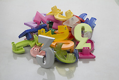 Мебельная ручка Poliplast в виде цифры 