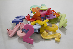 Мебельная ручка Poliplast в виде цифры 