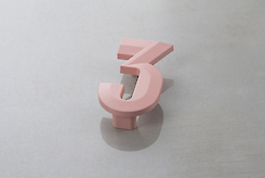 Мебельная ручка Poliplast в виде цифры 