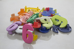 Мебельная ручка Poliplast в виде цифры 