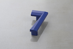 Мебельная ручка Poliplast в виде цифры 