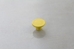 Мебельная ручка Poliplast РП-25 глянцевая желтая