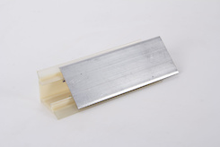 Отбортовка вставка алюмінієва H=30мм L=4200мм не анодована