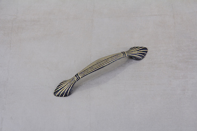 Меблева ручка Giusti РГ 295 WMN503.096.00C2 чорна бронза + молочна патина