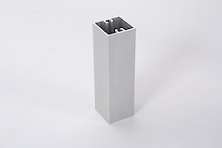 Труба квадратна алюмінієва 30x30x1.6мм з приливами L=5950 мм алюміній