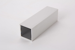 Труба квадратна пустотіла алюмінієва анодована 30х30