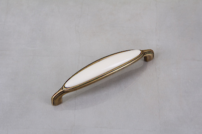 Мебельная ручка Giusti РГ 409 M55.01.00.D1G старое золото + слоновая кость