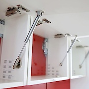 Газовий ліфт KRABY Italiana Ferramenta для постадійного відкривання фасадів вгору довжина 244мм N60